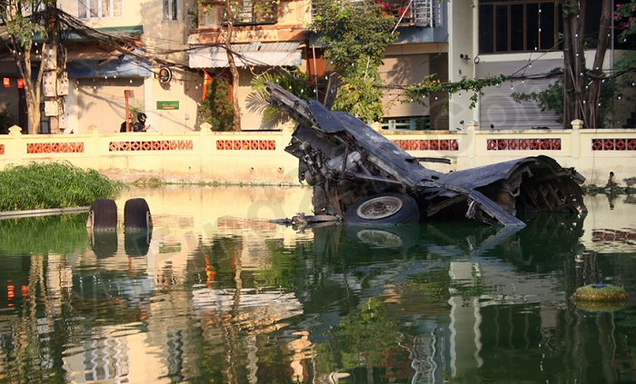 B52 Fly in Huu Tiep Lake in BaDinh, Vietnam